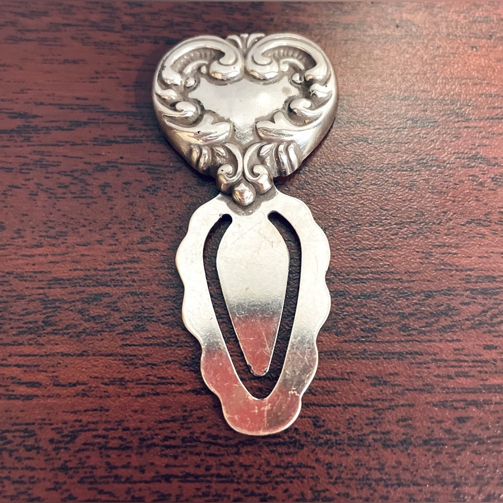 “BRIGHTON” SILVER HEART BOOK MARKER